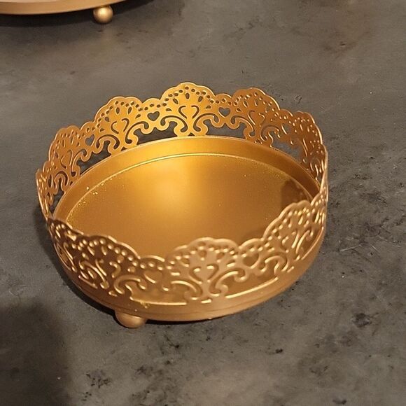 Metal 🧁 cupcake vase,or for candy 🍬 😋 - Picture 1 of 2